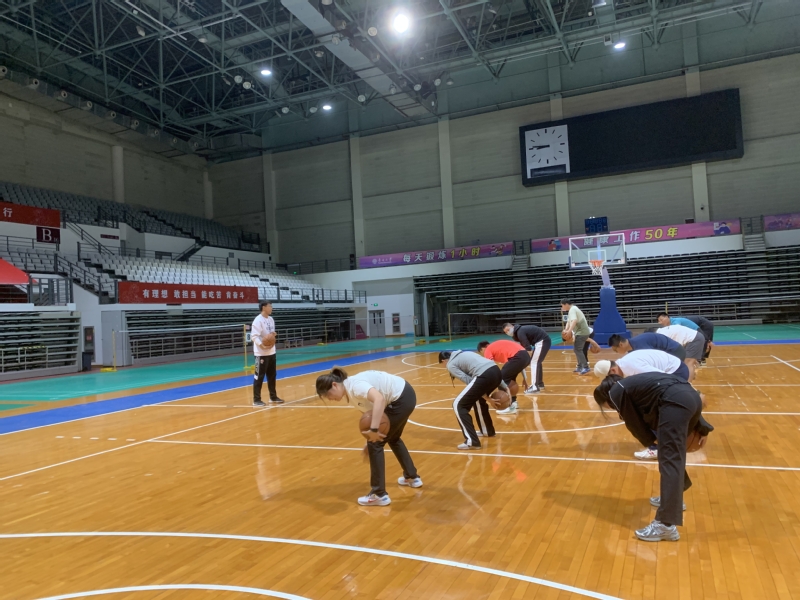 约基奇28+9+11超越篮球之神，穆雷34分超新星打铁，掘金8连斩黄蜂